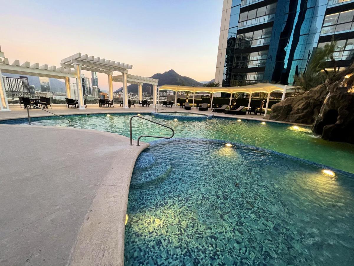 Safi Royal Luxury Metropolitan Hotell San Pedro Garza Garcia Eksteriør bilde The pool at the Ritz-Carlton, Scottsdale